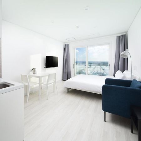 Jeju Soo Pension Szogüpho Kültér fotó