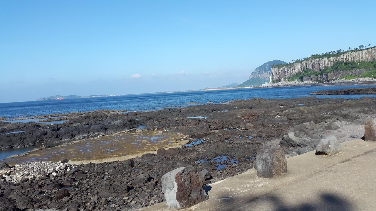 Jeju Soo Pension Szogüpho Kültér fotó
