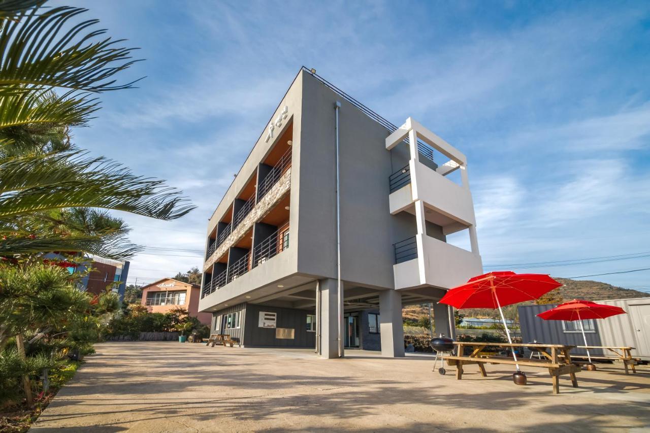 Jeju Soo Pension Szogüpho Kültér fotó
