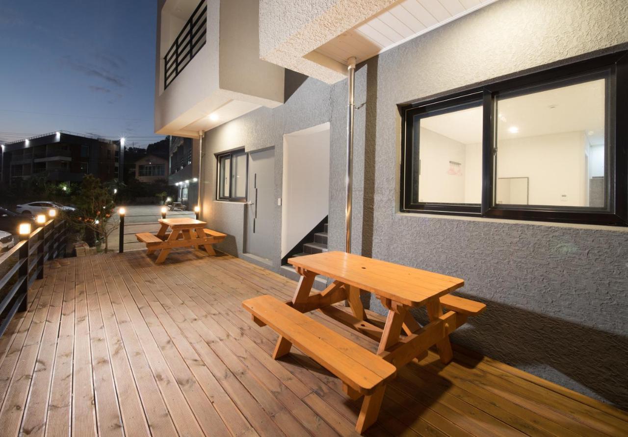 Jeju Soo Pension Szogüpho Kültér fotó