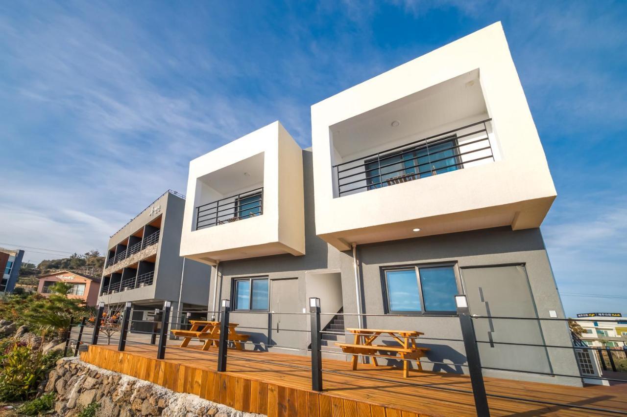 Jeju Soo Pension Szogüpho Kültér fotó