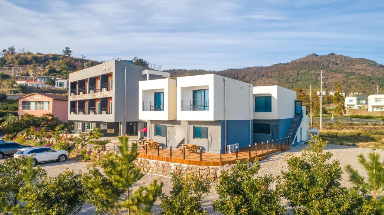 Jeju Soo Pension Szogüpho Kültér fotó