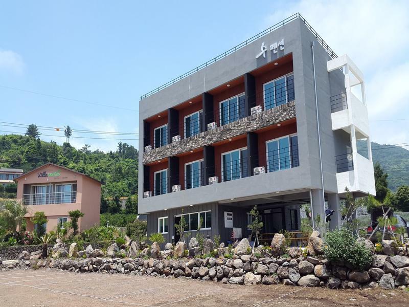 Jeju Soo Pension Szogüpho Kültér fotó